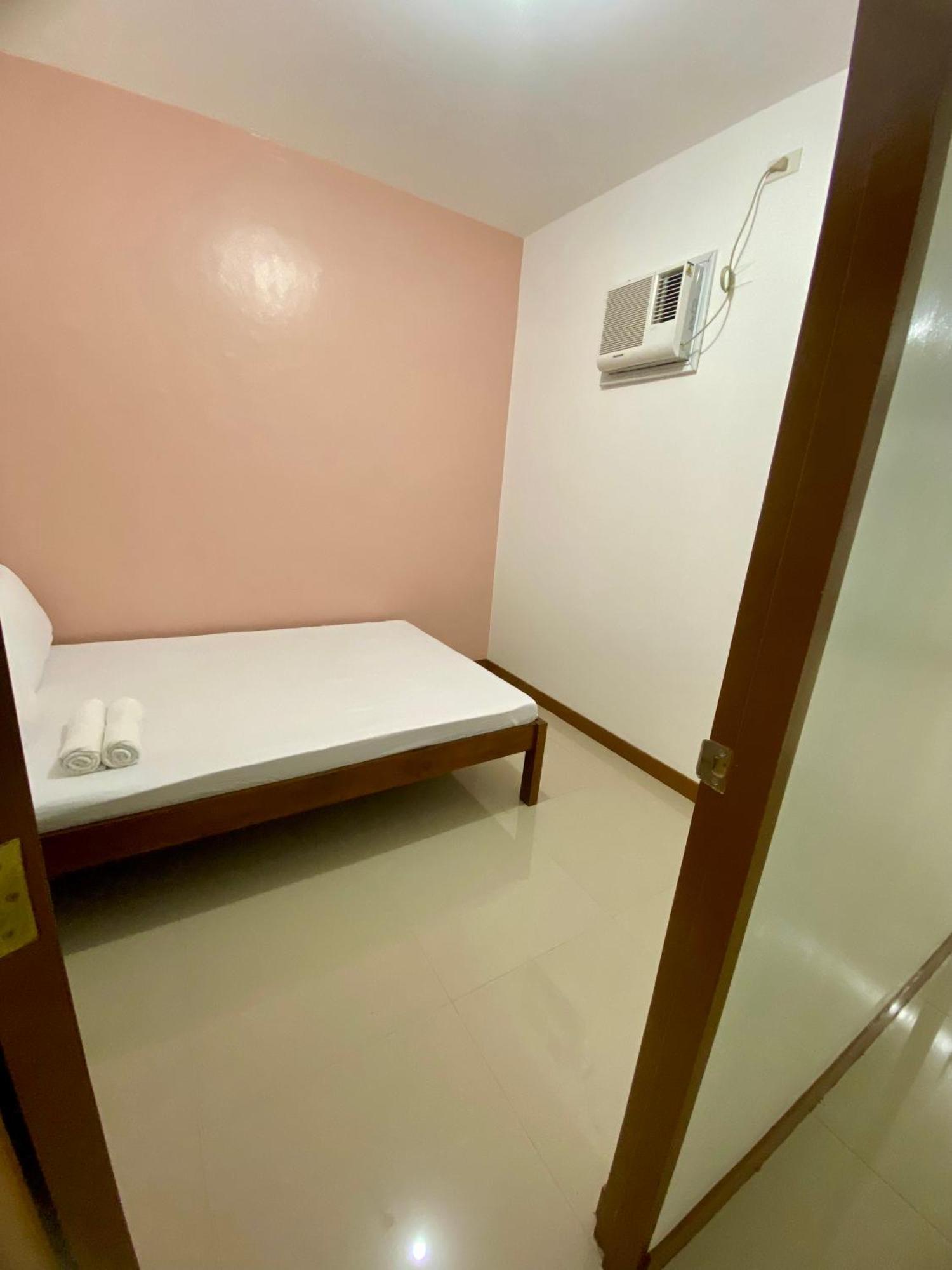 Mybed Dormitory Cebu Stadt Exterior foto